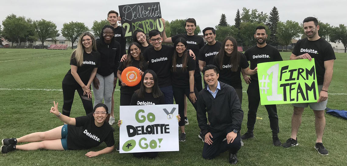 Bernice and her ultimate frisbee team during her internship at Deloitte in 2019.