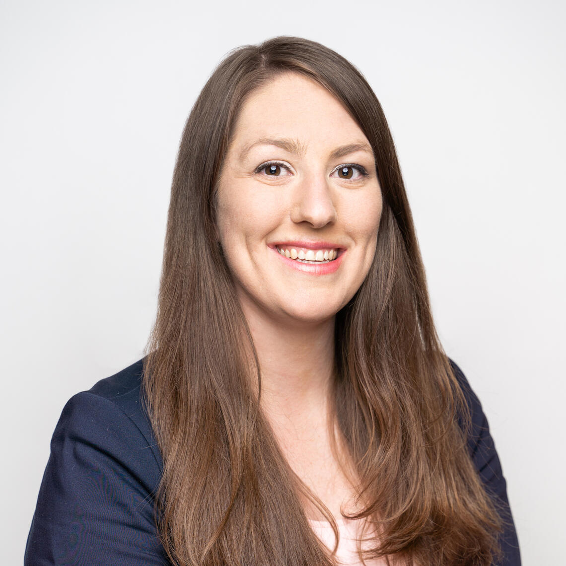 a headshot of Jessica Zutz