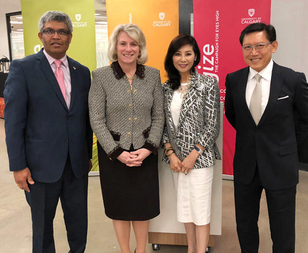 (L-R): Vice-Provost (International) Janaka Ruwanpura, UCalgary President Elizabeth Cannon and major donors Cindy and Joseph Leung.