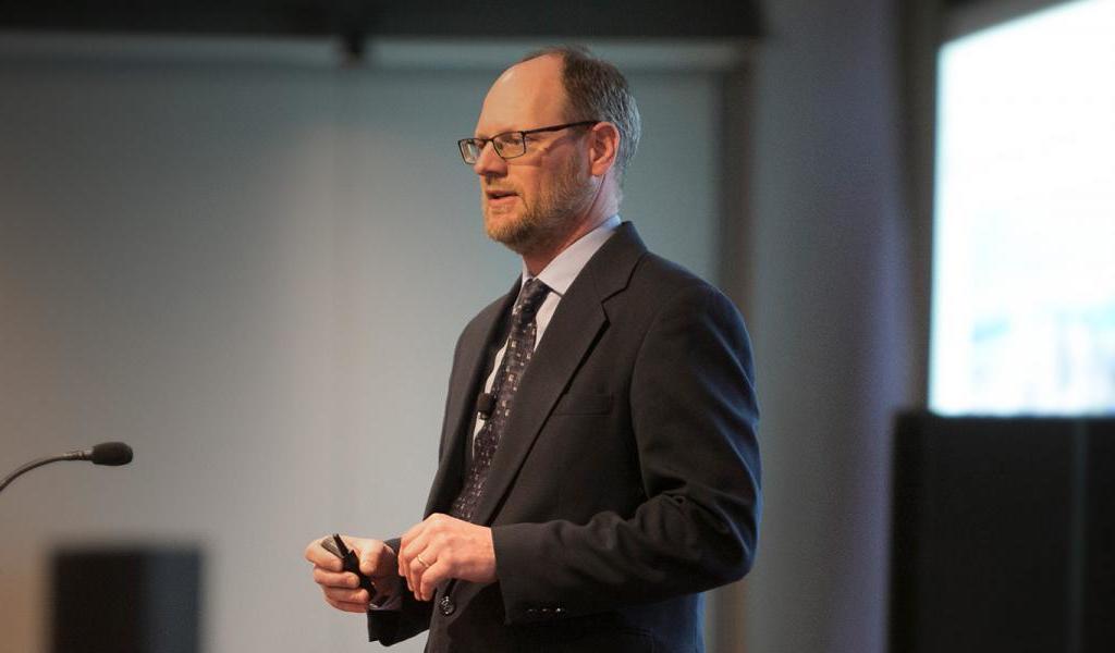 Dr. Ian Lewis, PhD