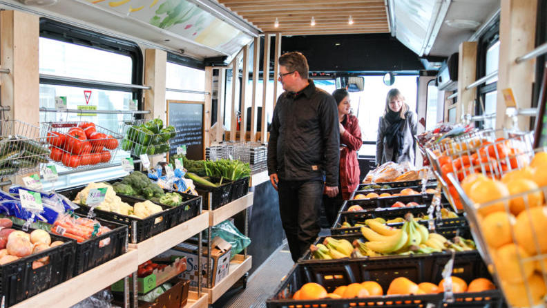 Fresh Routes bus