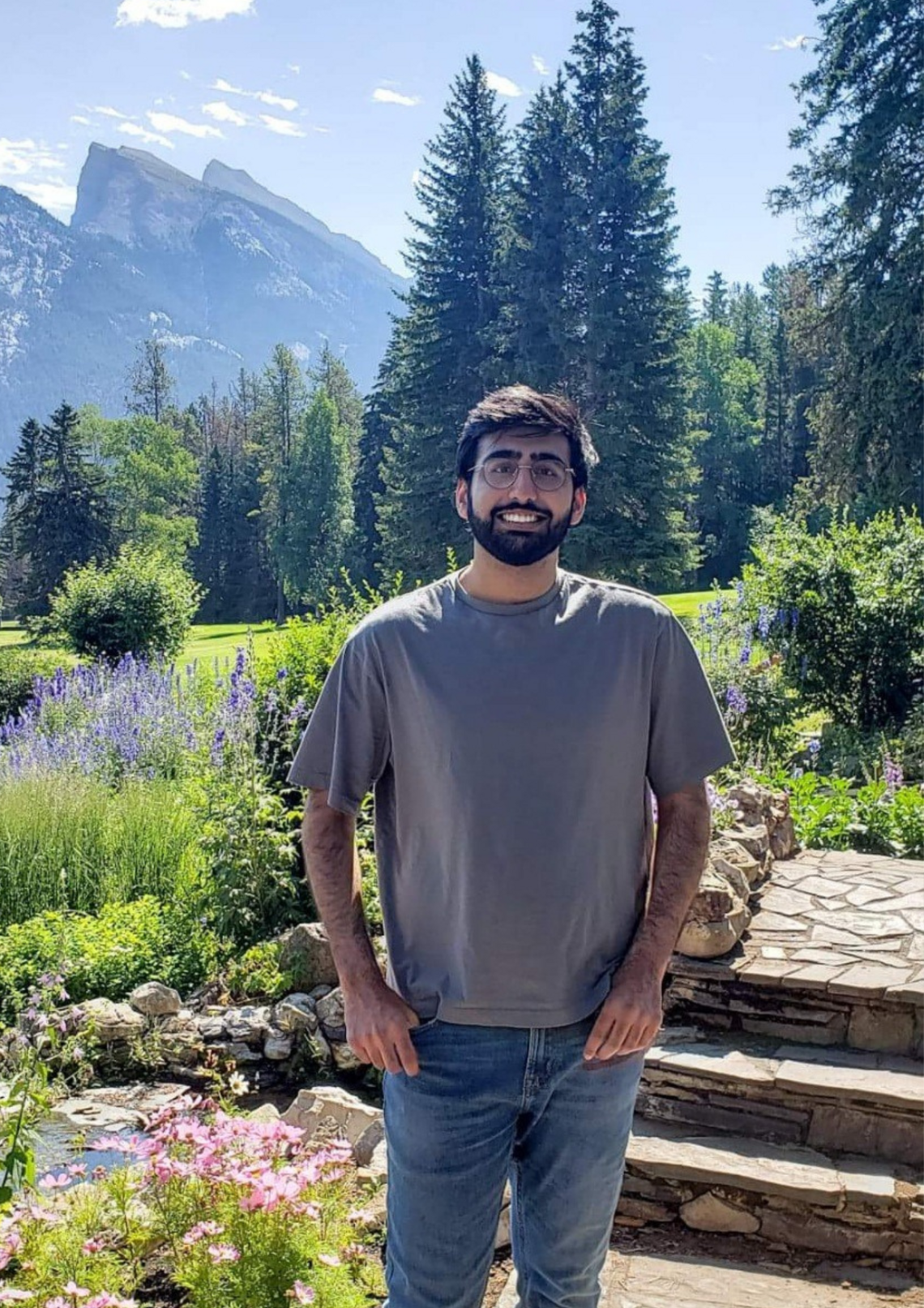 Haris Ahmed headshot