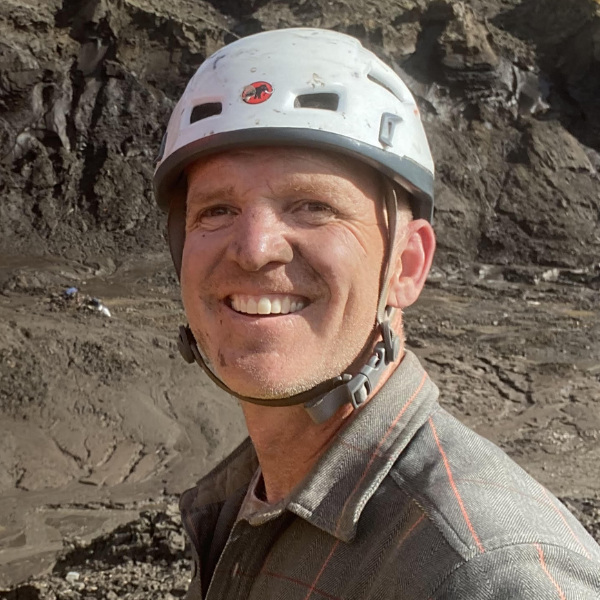 head shot of jeffrey bond