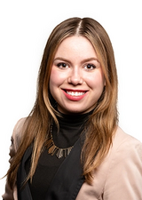 Headshot photo of Nicole Schmidt 